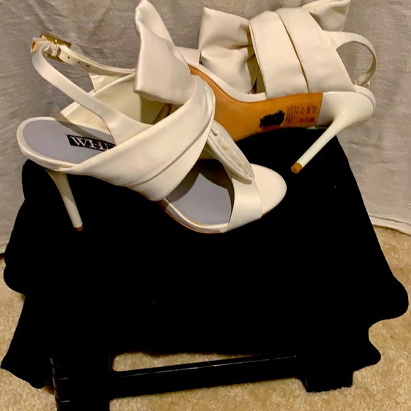 Heals - Picture 4 of 4